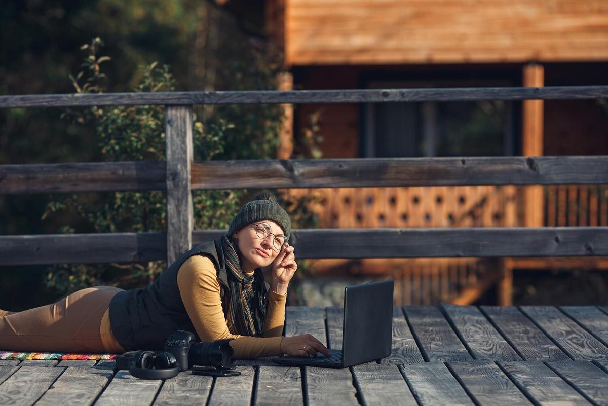 Essential Gadgets for a Digital Nomad Lifestyle